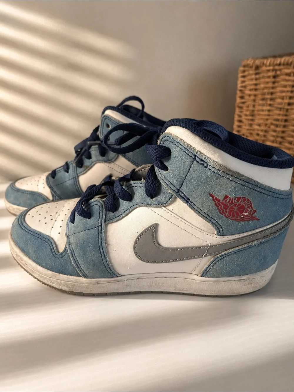 Jordan 1 Mid 6.5Y Blue Suede High Top Sneakers Streetwear